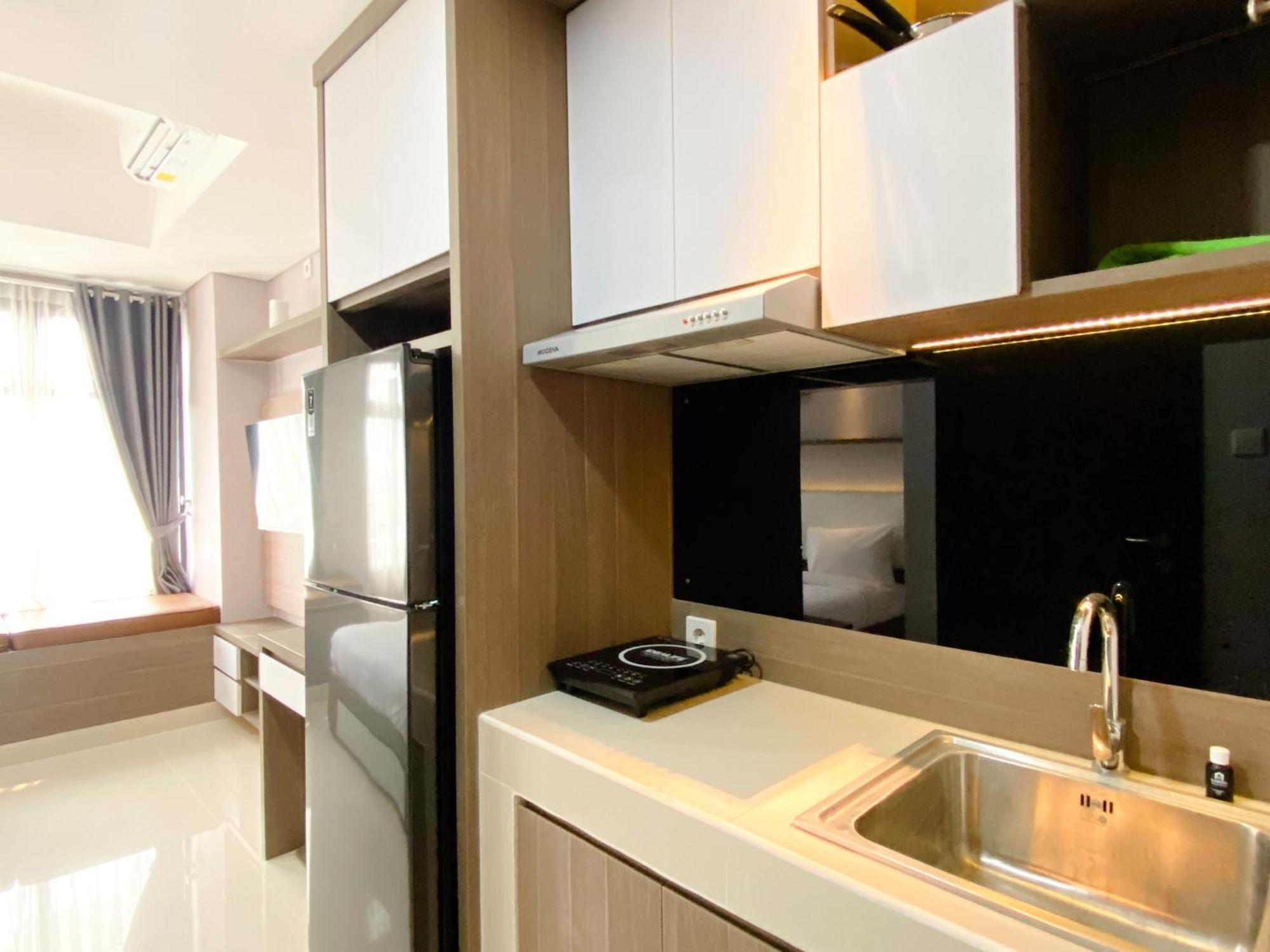 Modern And Comfy Studio At Pollux Chadstone Apartment By Travelio Cikarang Luaran gambar