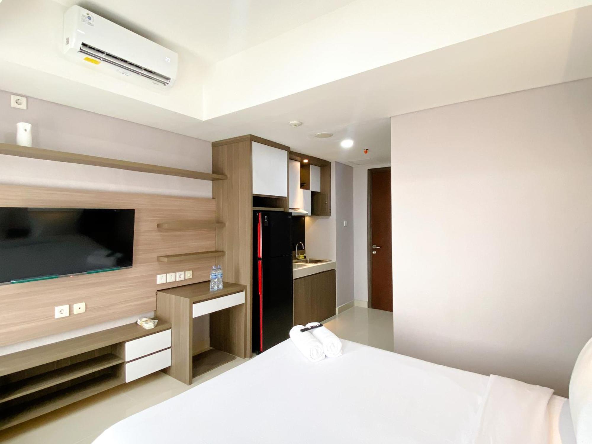 Modern And Comfy Studio At Pollux Chadstone Apartment By Travelio Cikarang Luaran gambar